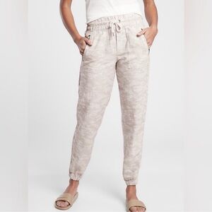 Athleta Cabo Tide Linen Jogger Neutral Camo